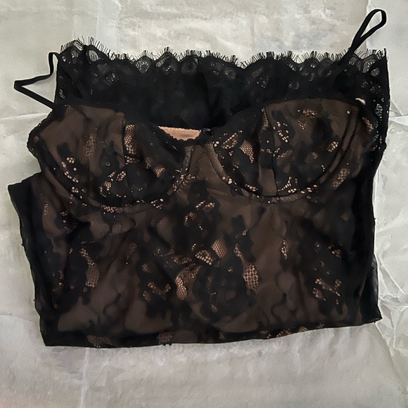 HOUSE OF CB 'Escala' Black Lace Midi Dress - Picture 8 of 11